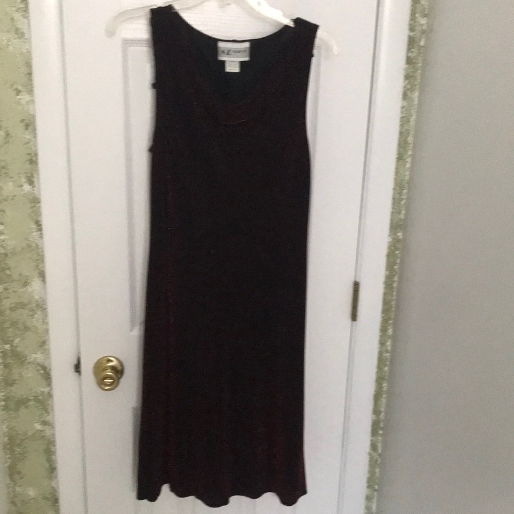 Black and red shimmery short sleeved party dress